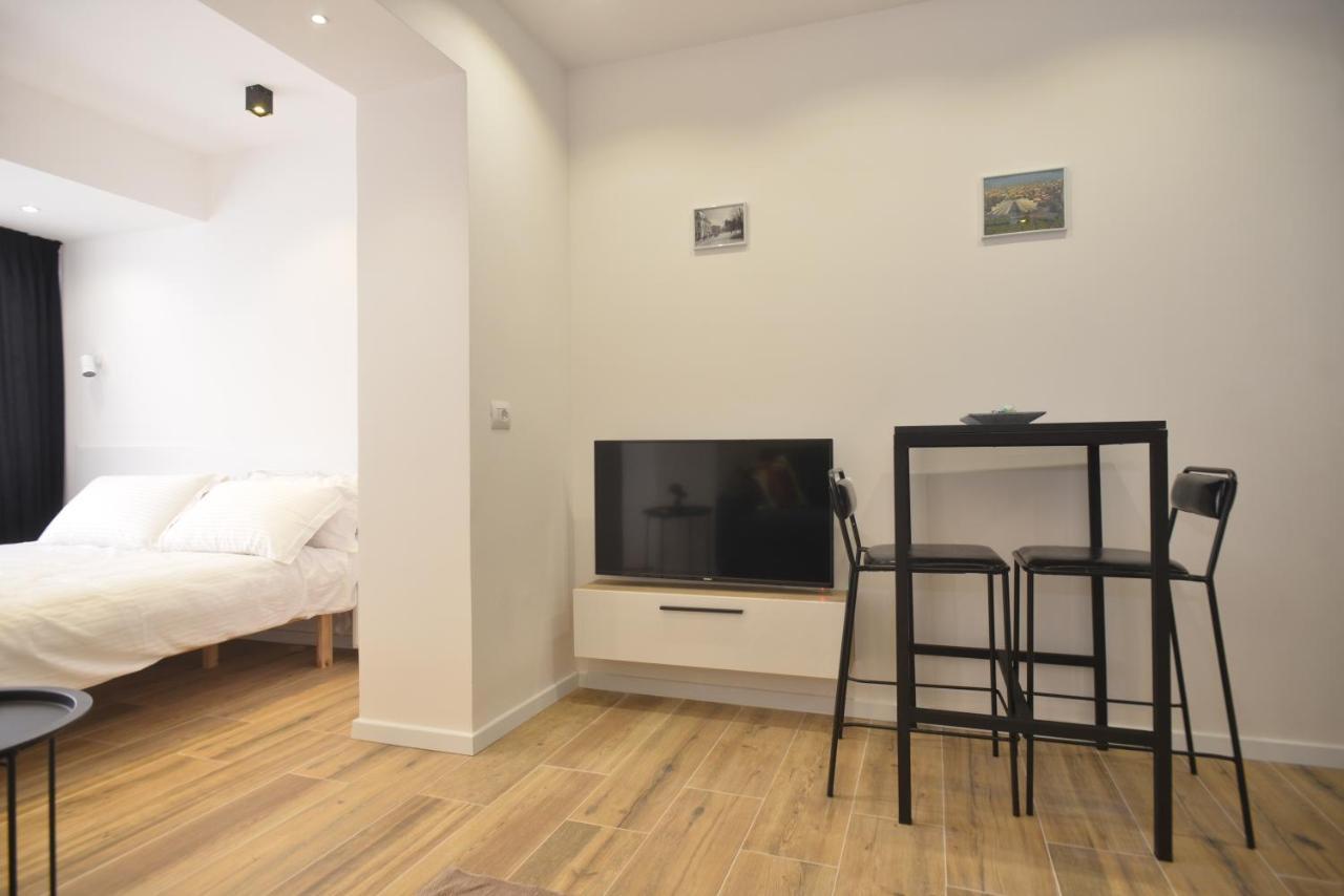 Tirana Central Apartments Bagian luar foto