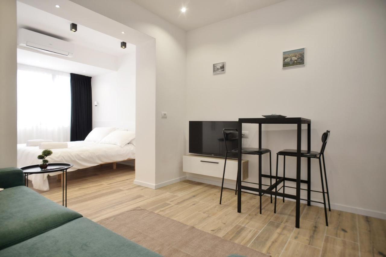 Tirana Central Apartments Bagian luar foto
