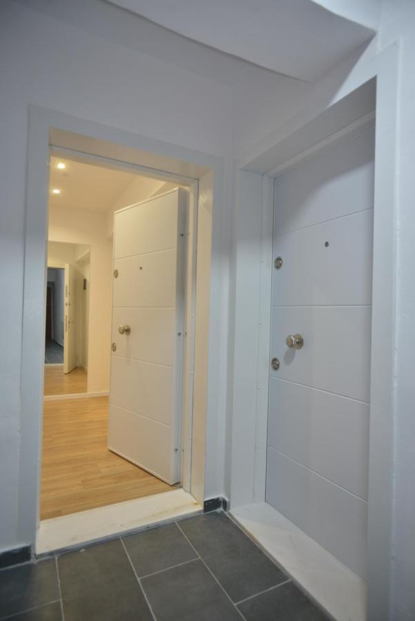 Tirana Central Apartments Bagian luar foto